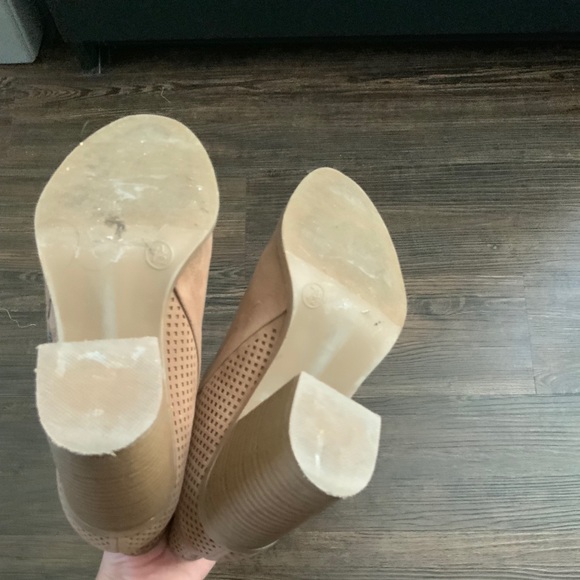 Boots - Picture 2 of 5